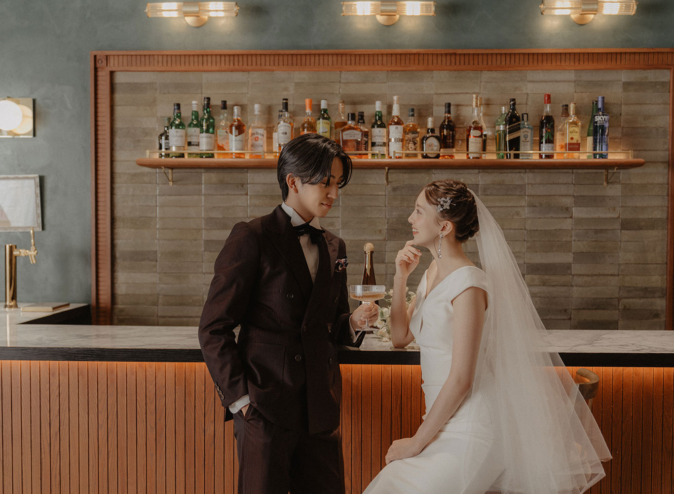 ドレスショップならではのこだわりの衣裳。